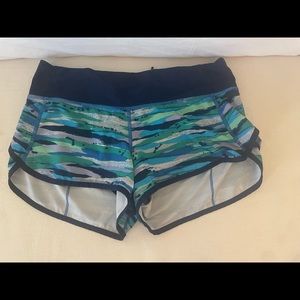 Lululemon speed up short 2.5” size 4